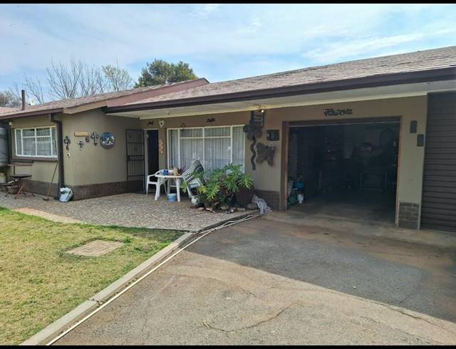 3 BEDROOM HOUSE FOR SALE IN MEIRINGSPARK